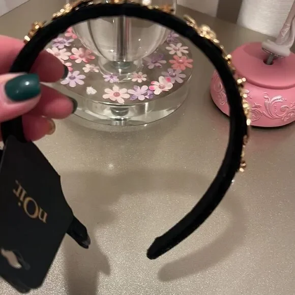 💕1 hr sale 🎉Gold and black Headband - Picture 2 of 9